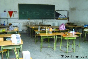 打工子弟校被迫關(guān)閉800余名學(xué)生面臨失學(xué)(圖)