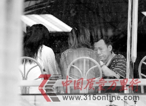 大學(xué)現(xiàn)3萬(wàn)收購(gòu)卵子廣告女生稱不會(huì)捐不靠譜(圖)