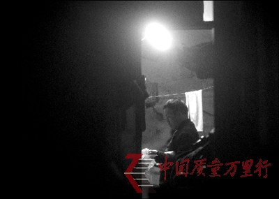 朝陽一黑作坊日產(chǎn)豆?jié){上千杯多供應(yīng)流動早點(diǎn)攤