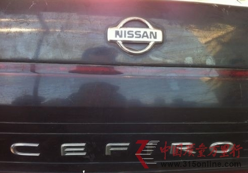 進口日產(chǎn)車被曝車頂填紙板紙板或是隔音材料