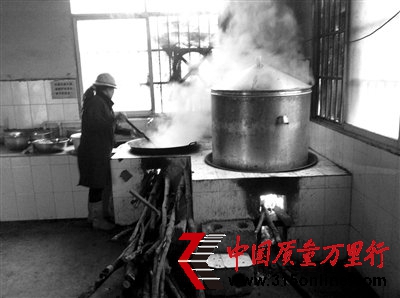 廣西那坡部分學(xué)校3元營養(yǎng)補(bǔ)助被供貨商套利1元