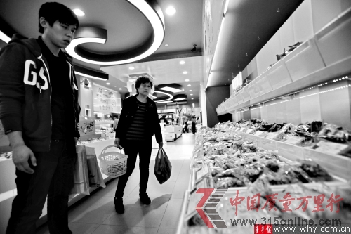 來(lái)伊份問(wèn)題蜜餞已暫停銷售質(zhì)檢總局將嚴(yán)查
